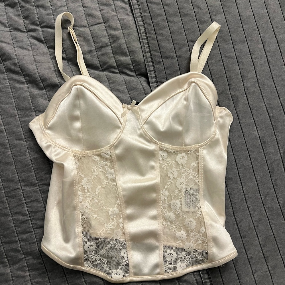 Elegant Cream Lace Bustier